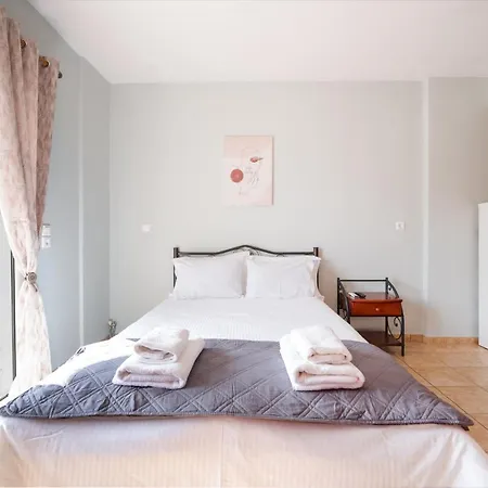 Eagle'S Nest - 'Bella' Studio Flat Aígio Exteriér fotografie